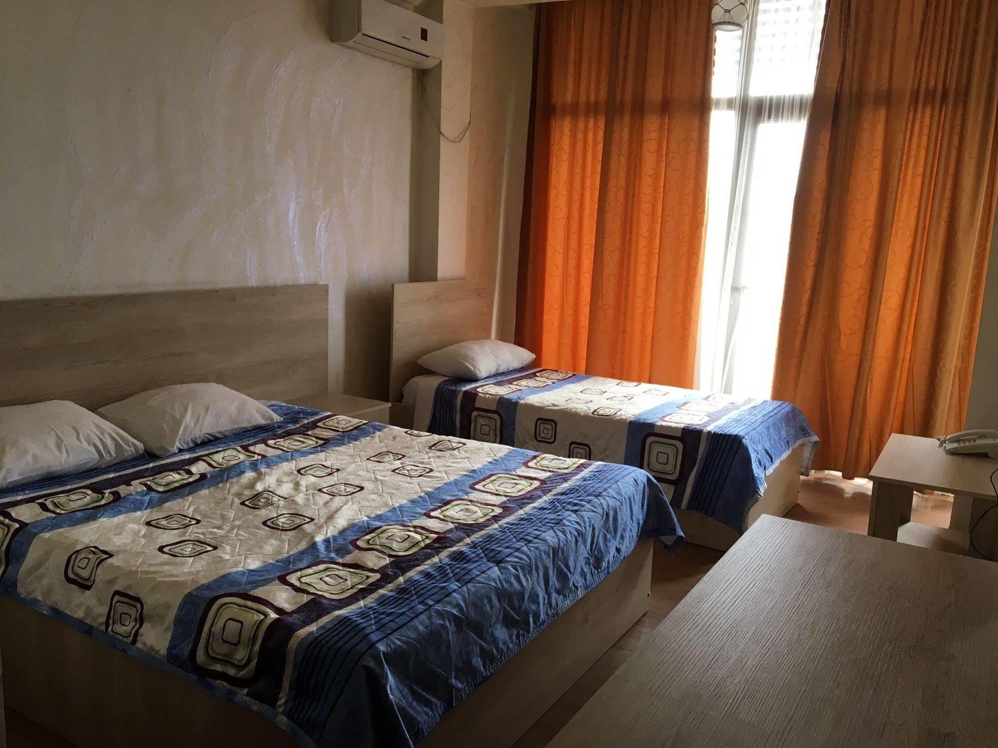 באטומי Royal Hotel מראה חיצוני תמונה